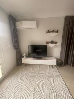 2 bedroom apartment in compound 5 min from airport - 8