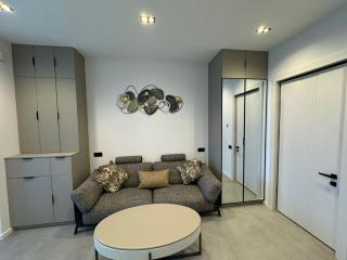 Modern 2 Bedroom and 2 Bathroom Apartment In the MIDDLE of City Center, Nex - 9