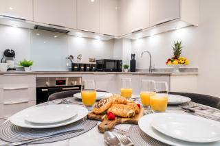 Stylish 2BR 2BA Flat in Gravesend Sleeps 4 - 4