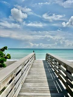 PoshPadz Pool Villa, Hot Tub, Near Beach, Sleeps 6 - 8