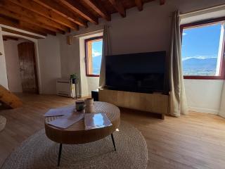 Charming stone house in Eus - Vue sur les Montagnes & Confort 2025 - 1