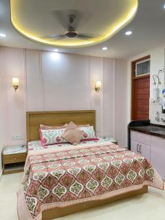 Jaipur Niwas Silverstone Pet friendly Studio Flat with Balcony - 7