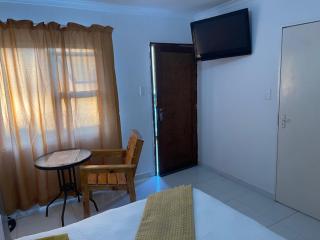 Victoria Guesthouse Tsumeb - 1