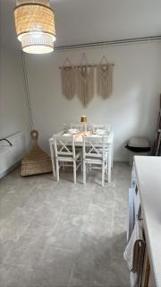 Modern House on the Mersey - 8