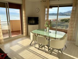 Appartement T3 avec vue exceptionnelle sur la mer - 0