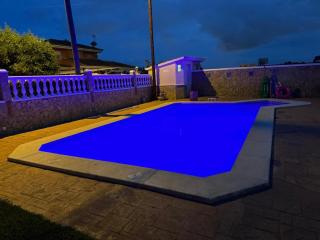 Villa Loli, Quiet villa with pool, next to beach and city - 1