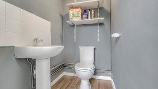 Spacious 5 Bedroom House - 7