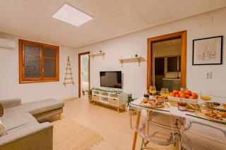 Cabanal BeachFront - 1 Min to Sea, AC, SmartTv, Balcony - 3