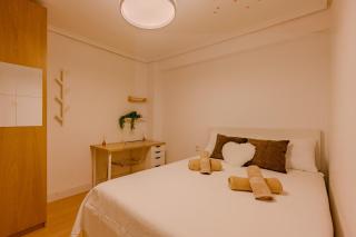 Cabanal BeachFront - 1 Min to Sea, AC, SmartTv, Balcony - 4