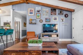 Garden Oasis Walk to Light Rail, SouthPark, and Southend - 9