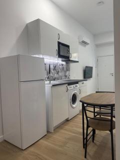 Apartamento a 2 min caminando de la estación de Bus y Tren María Zambrano - 5