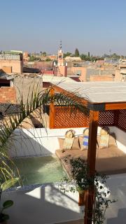 Riad Näjma privatisation, 8 personnes 2 Bassins - 0