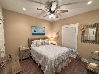 Canal Front Retreat w Boat Dock & Coastal Views - Port Isabel - 9