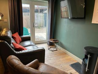 Beach hut seaside cottage - 1