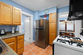 Historic 2 Bdr across from Lakeside Park - 6