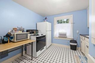 Historic 1 Bdr across from Lakeside Park - 5