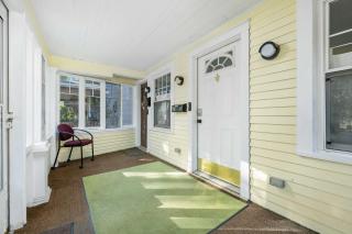 Historic 1 Bdr across from Lakeside Park - 2
