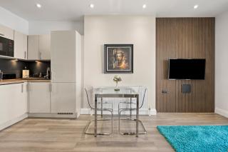 Bright & Modern 2-Bed Notting Hill Apartment - 2