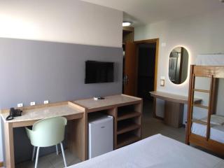 Cama em quarto quadruplo Réveillon Balneário Camboriú pacote 7 dias com café incluso preço unico promoção - 4