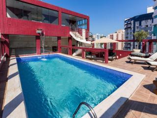 Cama em quarto quadruplo Réveillon Balneário Camboriú pacote 7 dias com café incluso preço unico promoção - 2