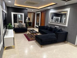 Gold Crest Apartments - 2 Bedroom Suite - Lahore - 3