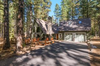 Spring Home 6 - Cozy 4BR Cabin in Black Butte Ranch w Fireplace - 4