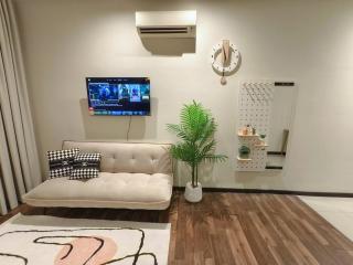 Molek Regency Studio 10 min Austin I 15 min CIQ -4pax PetFriendly, Netflix High Floor Unblock City Pool View, 1Carpark - 9