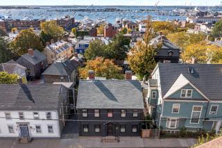 The Royce on Spring - High-End Family Getaway in Newport - 4