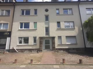Gockel Homes 2 - Central with balcony & Netflix - 9