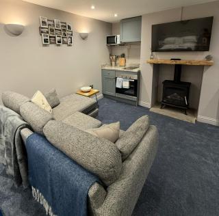 Driftwood Den - 7