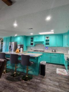 5BR3BA Home, 2 Blocks from Beach, ADA Accessible - 5