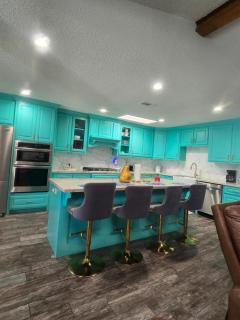 5BR3BA Home, 2 Blocks from Beach, ADA Accessible - 3