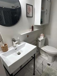 Beautiful & peaceful studio with private entrance - 5