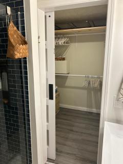 Beautiful & peaceful studio with private entrance - 4