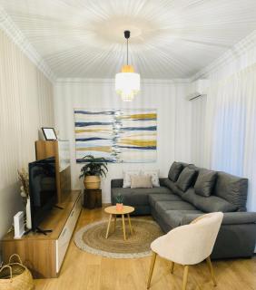 Cozy apartment with pool, parking and sea view - 8