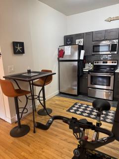 Modern Stay in Downtown Jersey City, Close to NYC! - 7