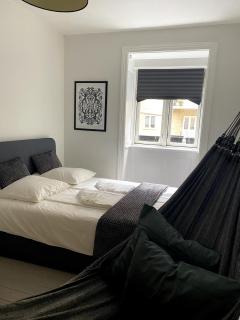 Quiet room in lively area with helpful Host! - 7