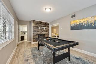 10 PPL - Hot Tub - Pool Table - 3 Baths & More! - 3