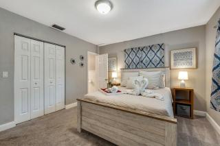 10 PPL - Hot Tub - Pool Table - 3 Baths & More! - 2