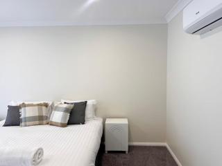 Eliza's Escape 2 Wagga CBD - 2