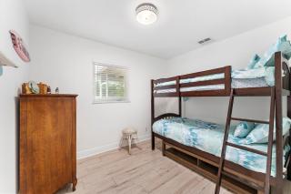 Jupiter Coastal Cottage - 4