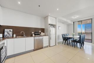 Skyport Retreat 3 Bed w 2 Parking Airport - 1
