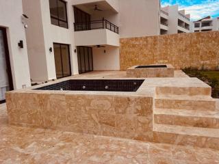 Condo RDC 3 ch. avec jacuzzi privé + lagon - 3