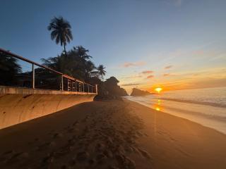 Birdies Nest Upper 2 Bedroom Beach View - 0
