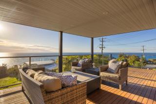 Martha's Maison Heated Spa & Unbeatable Bay Views - 3