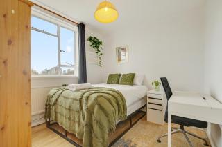 Zone 1 Spacious Serviced Apartment in Central London - London - 9