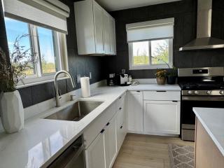 Rooftop Hot Tub Lake Getaway, Golf Cart & Fire Pit - 1