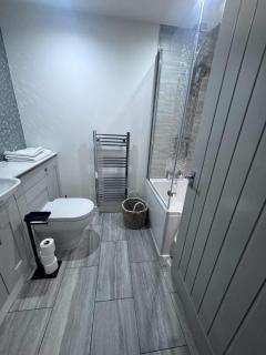 ROSEWOOD Gatwick - 8