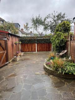 Stylish 3 Bed House Located in the Heart of Chigwell - 3