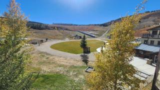 Base Camp Ski Slope Views Granby Ranch - 9
